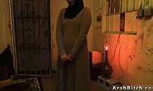 Nastoletnie dziewczyny eksplorują swoją seksualność w domowych afgańskich domach dla dziwek