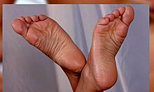 HD Foot Worship: ニコール・アニストンの足のクローズアップ写真集